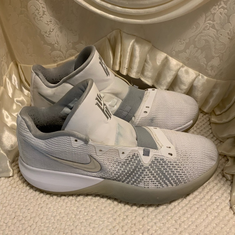 NIKE - Picture 2 of 7